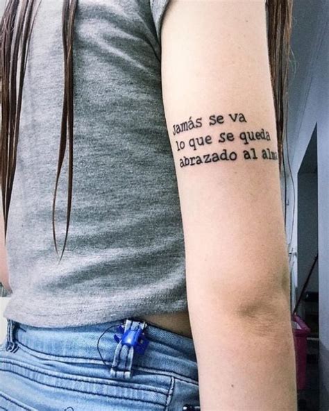 tatuajes de frases en el brazo